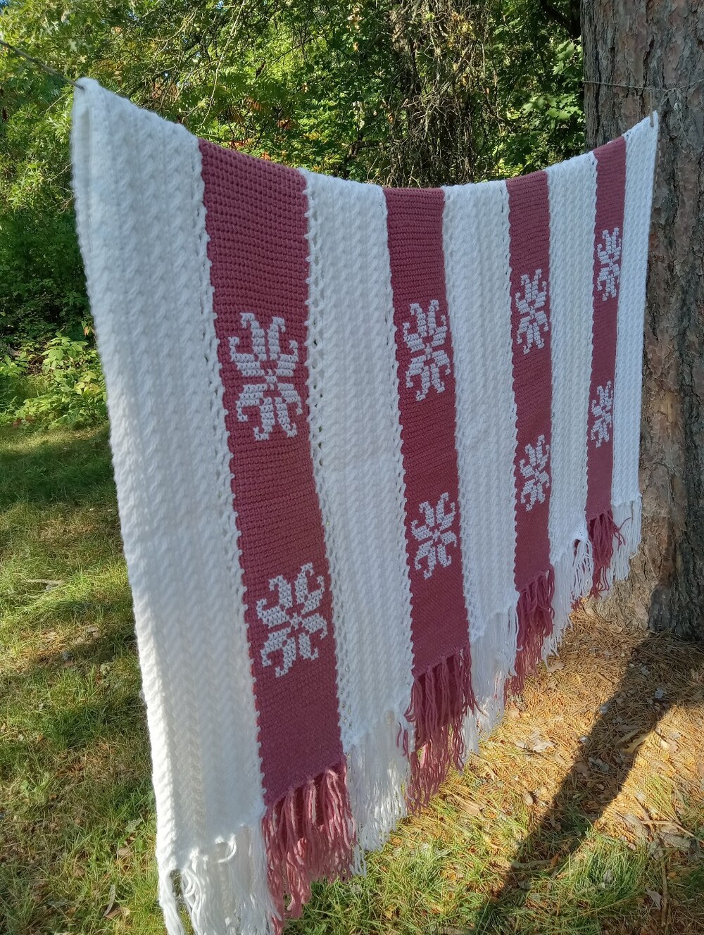 Mosaic Throw Crocheted Blanket Afghan Dusty Pink White Snowflakes 60"×80" Fringe